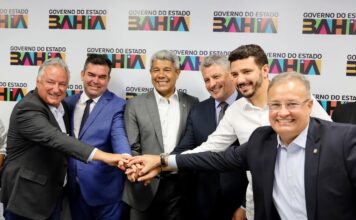 Em parceria sólida com o prefeito NAL e o vice ZAQUEU, o deputado estadual FELIPE DUARTE conta com apoio de 10 vereadores de Guanambi e segue ampliando base de lideranças