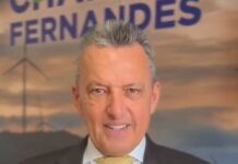 VÍDEO: Deputado CHARLES FERNANDES agradece ao governador JERÔNIMO RODRIGUES por ter autorizado licitação da pavimentação da estrada que liga CACULÉ A CONDEÚBA; "serão mais de 51 km de pavimentação com investimento de 70 Milhões de Reais", afirmou o deputado CHARLES FERNANDES