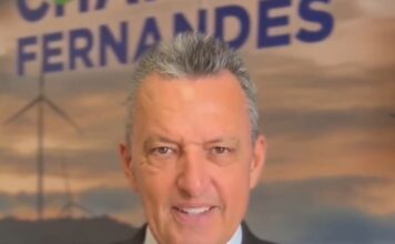 VÍDEO: Deputado CHARLES FERNANDES agradece ao governador JERÔNIMO RODRIGUES por ter autorizado licitação da pavimentação da estrada que liga CACULÉ A CONDEÚBA; "serão mais de 51 km de pavimentação com investimento de 70 Milhões de Reais", afirmou o deputado CHARLES FERNANDES