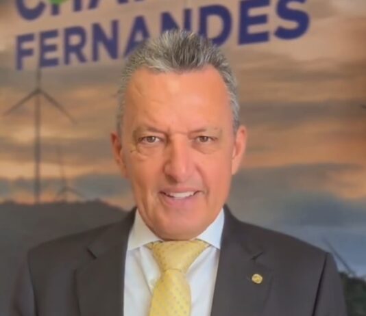 VÍDEO: Deputado CHARLES FERNANDES agradece ao governador JERÔNIMO RODRIGUES por ter autorizado licitação da pavimentação da estrada que liga CACULÉ A CONDEÚBA; "serão mais de 51 km de pavimentação com investimento de 70 Milhões de Reais", afirmou o deputado CHARLES FERNANDES
