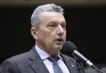 Deputado CHARLES FERNANDES solicita do prefeito de Guanambi NAL AZEVEDO, a doação de um terreno do município para viabilizar a construção de uma NOVA RODOVIÁRIA ESTADUAL em Guanambi; CHARLES se propõe a destinar uma emenda parlamentar no valor de 5 milhões de reais para já adiantar a construção da NOVA RODOVIÁRIA DE GUANAMBI