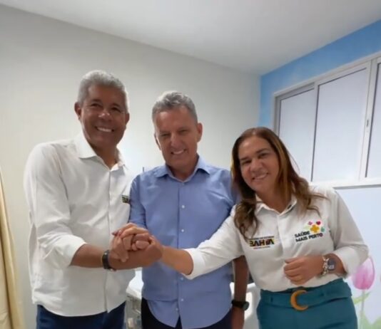 VÍDEO: Governador JERÔNIMO RODRIGUES agradece ao deputado CHARLES FERNANDES pela parceria; gesto e fala do governador é um claro reconhecimento da competência e dedicação do deputado federal CAMPEÃO de votos em Guanambi e região, CHARLES FERNANDES