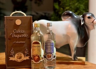 CACHAÇA BUQUEIRÃO parabeniza os organizadores da EXPOSIÇÃO AGROPECUÁRIA de Guanambi, um sucesso! A CACHAÇA BUQUEIRÃO é a mais antiga cachaça registrada e documentada do Brasil, bebida genuína e autêntica, desde 1932, de SEBASTIÃO LARANJEIRAS-BA, para o mundo