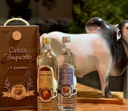 CACHAÇA BUQUEIRÃO parabeniza os organizadores da EXPOSIÇÃO AGROPECUÁRIA de Guanambi, um sucesso! A CACHAÇA BUQUEIRÃO é a mais antiga cachaça registrada e documentada do Brasil, bebida genuína e autêntica, desde 1932, de SEBASTIÃO LARANJEIRAS-BA, para o mundo