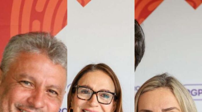 IVANA BASTOS, NAL AZEVEDO e MARIA SÍLVIA (LILÍA) aparecem com slogan de VÍTOR BONFIM em evento do governador JERÔNIMO em Guanambi