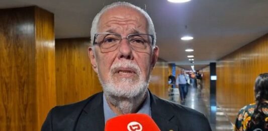 Deputado JORGE SOLLA diz que defesa da bancada bolsonarista sobre jornada 4×3 é "jogo de cena"; fim da escala 6×1 foi aprovado em dois turnos nesta quarta (27) por ampla maioria