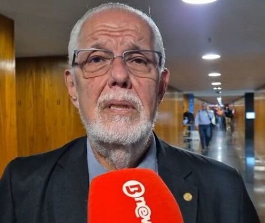 Deputado JORGE SOLLA diz que defesa da bancada bolsonarista sobre jornada 4×3 é "jogo de cena"; fim da escala 6×1 foi aprovado em dois turnos nesta quarta (27) por ampla maioria