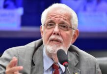 PT da Bahia, se tiver juízo, escala o deputado JORGE SOLLA no lugar de JAQUES WAGNER para concorrer ao senado; o galego passou a ser figura política tóxica, vai comprometer a campanha de JERÔNIMO e LULA, e corre risco de ser preso durante a campanha política