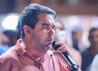 Vice prefeito de Guanambi ZAQUEU RODRIGUES estaria sofrendo pressão para largar de apoiar o candidato a deputado federal DR MARCELO EMERENCIANO, um desconhecido no município e apoiar ARTHUR MAIA