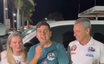 VÍDEO: Troca de gentileza entre IVANA BASTOS E CHARLES FERNANDES em carreata política de URANDI deixa grupo político de VÍTOR BONFIM ressabiado